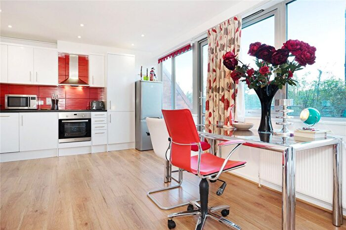 2 Bedroom Flat To Rent In Park Village East, Camden, NW1