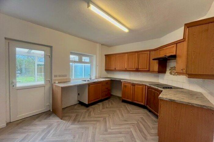 3 Bedroom Property To Rent In Hady Crescent, Chesterfield, S41