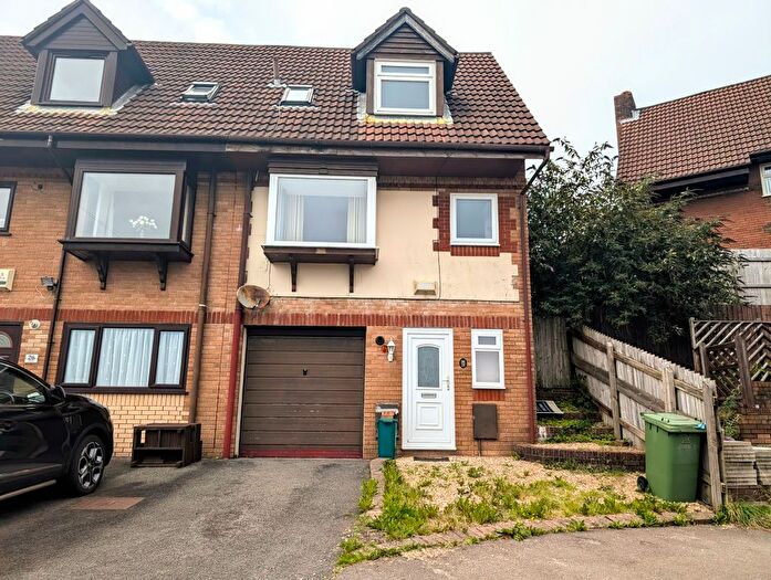 3 Bedroom End Of Terrace House To Rent In Hafod Wen, Tonyrefail, Porth, CF39