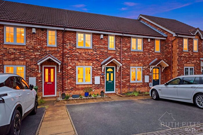 2 Bedroom Town House For Sale In St. Pauls Court, Pontefract, WF8