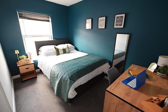 2 Bedroom Terraced House To Rent In St. Faiths Street - Student House - /, LN1