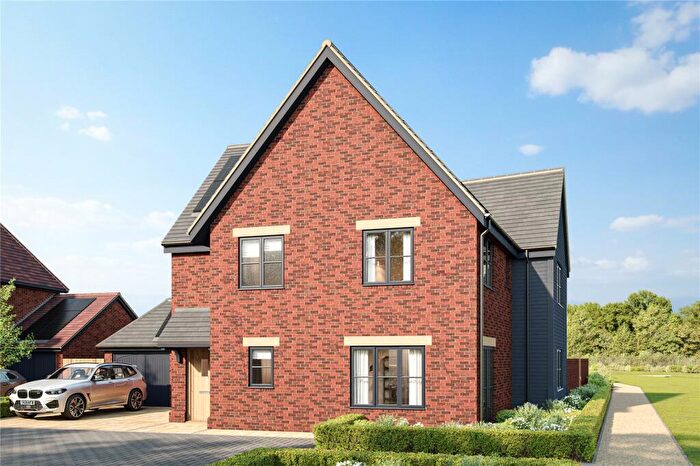 4 Bedroom Detached House For Sale In Brookwood Road, Petersfield, Hampshire, GU31