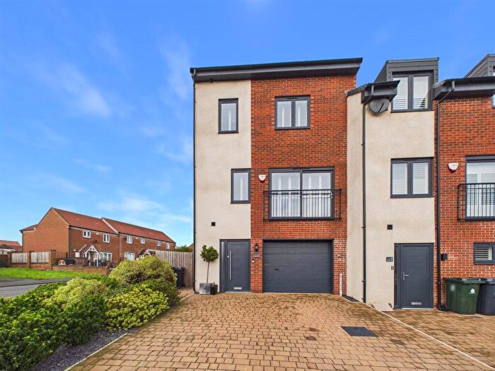 5 Bedroom Town House For Sale In Collingwood Gardens, North Shields, NE30