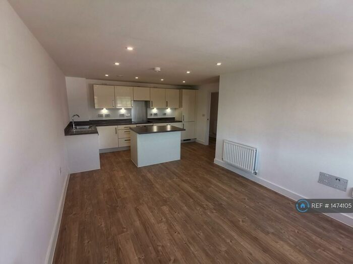 2 Bedroom Flat To Rent In Regency Place, Cheltenham, GL52