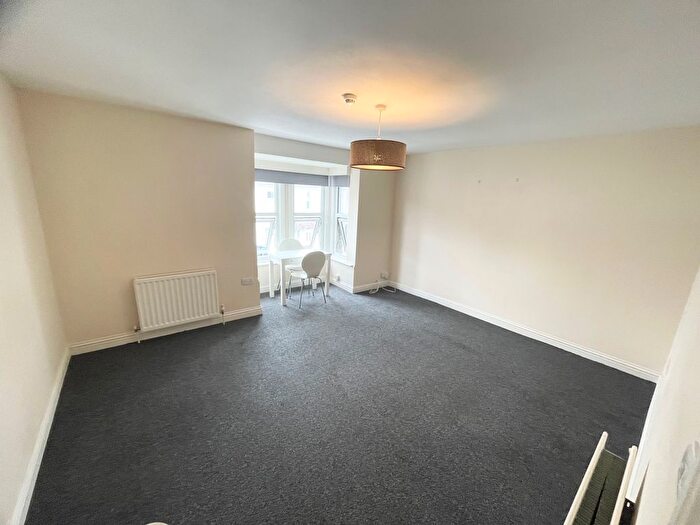1 Bedroom Flat To Rent In Broadwater Street East, Worthing, BN14