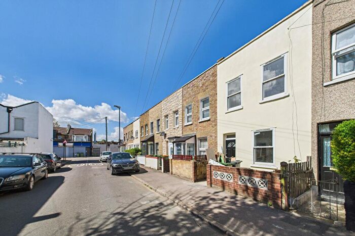 2 Bedroom Terraced House To Rent In Suffolk Street, Forest Gate, London, E7