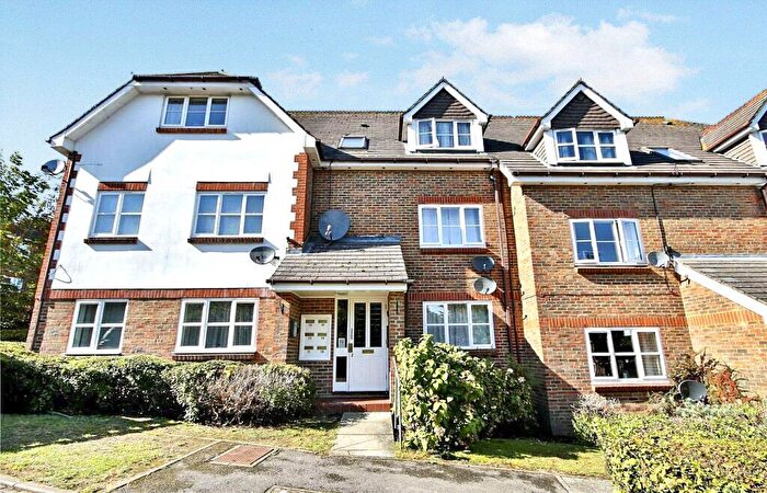 2 Bedroom Apartment To Rent In Capstans Wharf, St Johns, Woking, Surrey, GU21