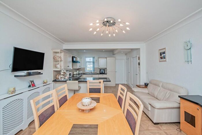 6 Bedroom Detached House For Sale In Bolton Hall Road, Wrose, Bradford, BD2
