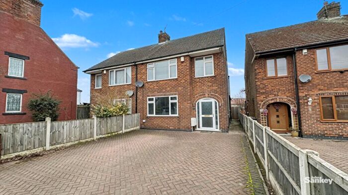 3 Bedroom Semi-Detached House For Sale In Mansfield Road, South Normanton, DE55