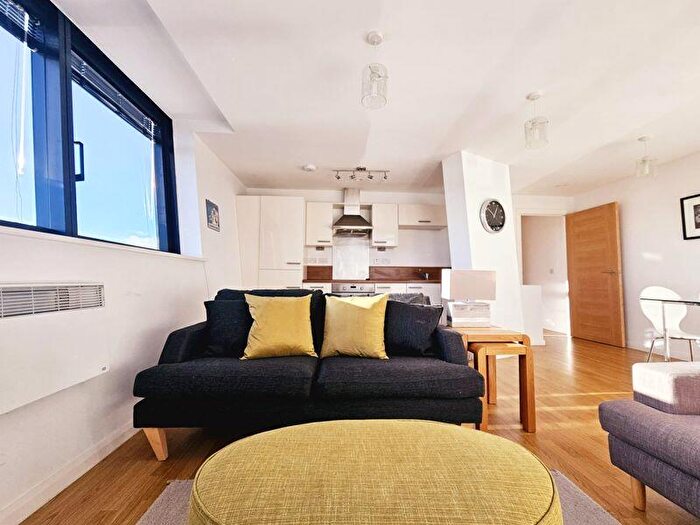 2 Bedroom Apartment To Rent In Mann Island, Liverpool, L3