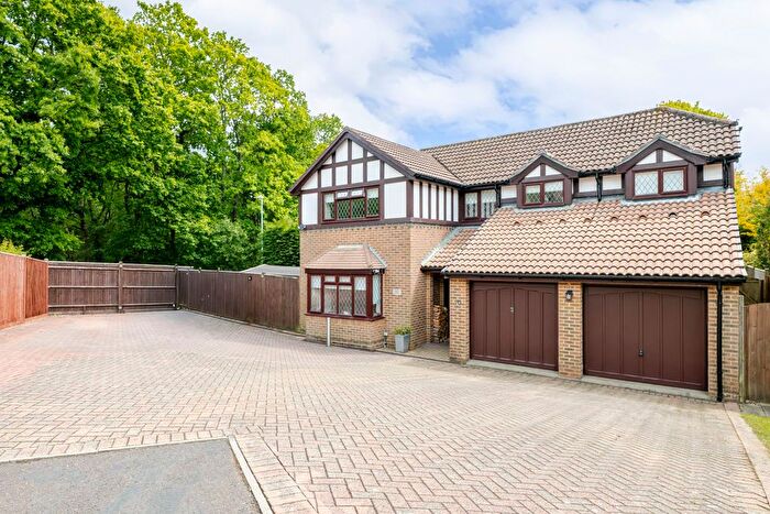 4 Bedroom Detached House For Sale In Hawthorne Close, Heathfield, TN21