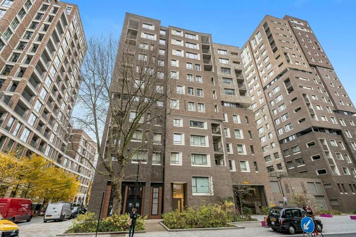 2 Bedroom Flat For Sale In Heygate Street, Elephant And Castle, London, SE17