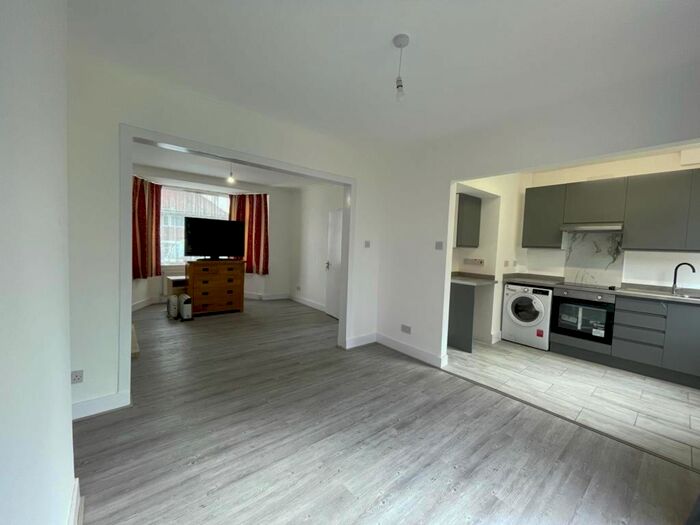 3 Bedroom Semi-Detached House To Rent In Summit Close, London, NW9