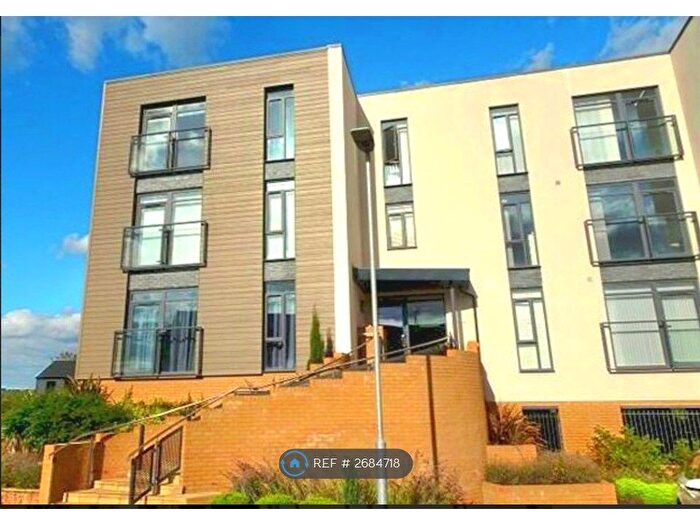 2 Bedroom Flat To Rent In Firepool Crescent, Taunton, TA1