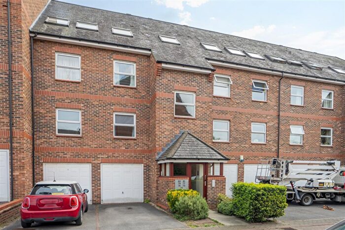 2 Bedroom Property To Rent In Whitecross Gardens, York, YO31