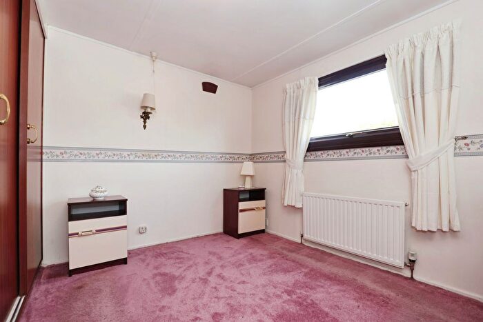 2 Bedroom Bungalow For Sale In Woodcot Park, Wilmcote, Stratford-Upon-Avon, Warwickshire, CV37