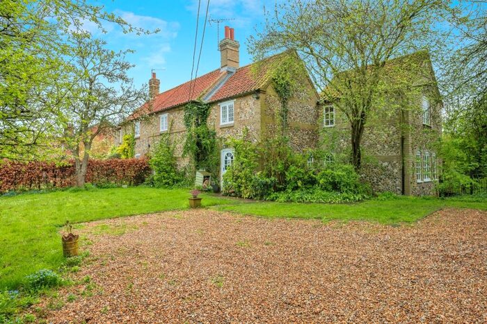 3 Bedroom Semi-Detached House For Sale In The Street, Bintree, Dereham, NR20