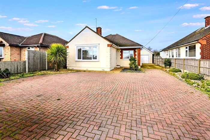3 Bedroom Bungalow For Sale In No Chain - Haven Road, Canvey Island, SS8