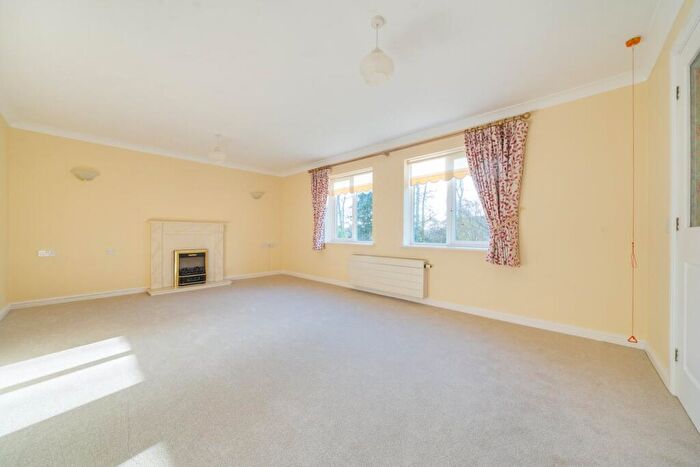 2 Bedroom Retirement Property For Sale In Minster Court, Bracebridge Heath, Lincoln, LN4