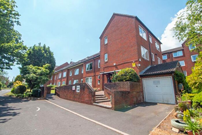 1 Bedroom Flat For Sale In Homewater House, Hulbert Road, Waterlooville, PO7