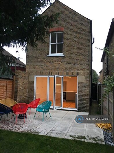 3 Bedroom Detached House To Rent In Avenue Road, Kingston Upon Thames, KT1