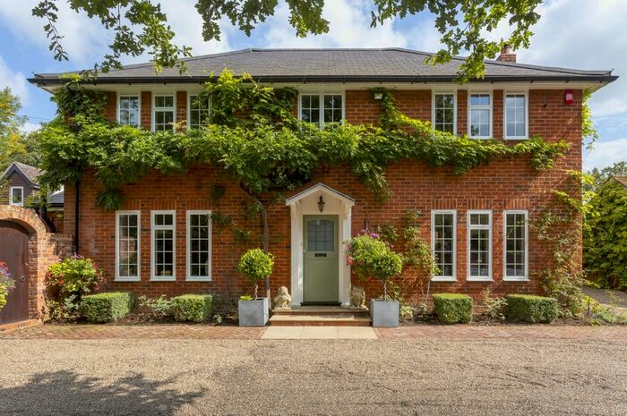 4 Bedroom Detached House To Rent In The Street, Shurlock Row, Reading, RG10