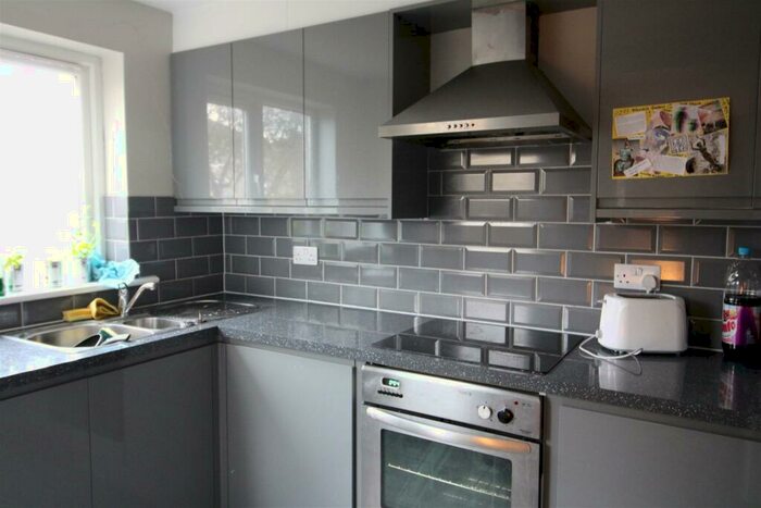 4 Bedroom Private Hall To Rent In Allandale Gardens, Lancaster, LA1