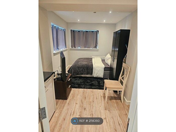 Studio To Rent In Star Lane, Orpington, BR5