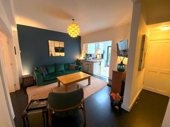 2 Bedroom Ground Flat To Rent In Manor Lane, Manor Park, SE13