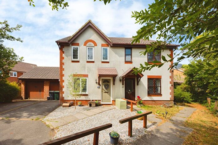 3 Bedroom Semi Detached House For Sale In Smithy Drive, Kingsnorth, Ashford, TN23