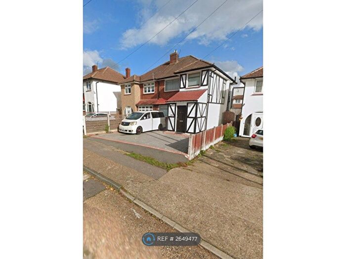 3 Bedroom Semi-detached House To Rent In Havering Road, Romford, RM1