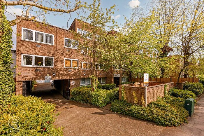 2 Bedroom Flat To Rent In Clare House, Hanwell, W7