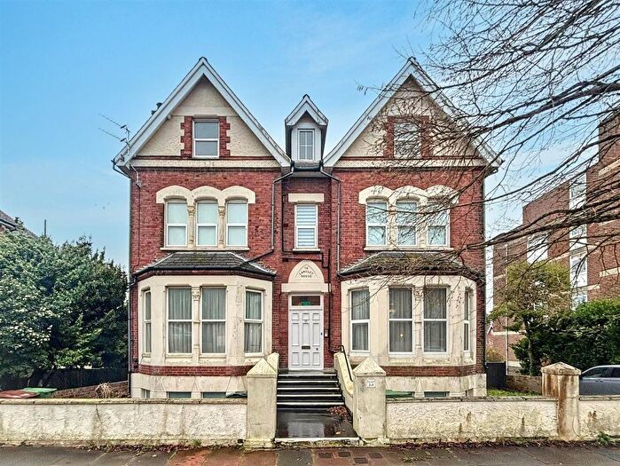 1 Bedroom Flat For Sale In Enys Road, Eastbourne, BN21