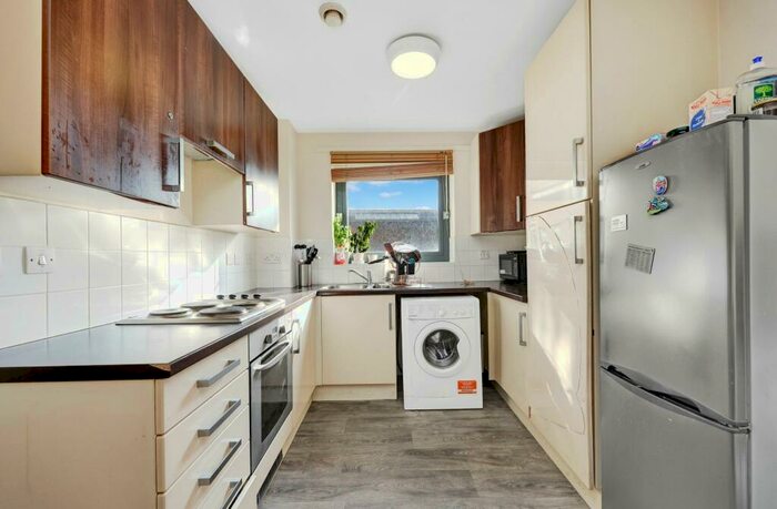 2 Bedroom Flat To Rent In Thomas Fyre Drive, London, E3