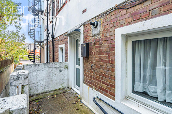 2 Bedroom Flat To Rent In Somerhill Road, Hove, East Sussex, BN3