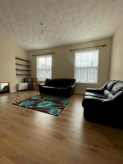 1 Bedroom Flat To Rent In Water Lane, London, E15