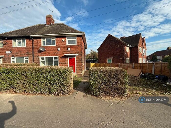 4 Bedroom Semi-Detached House To Rent In Halton Moor Road, Leeds, LS9