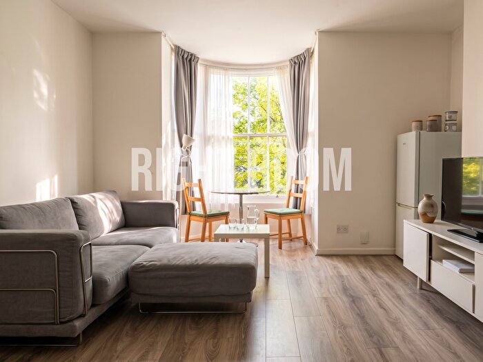1 Bedroom Flat To Rent In Bed Flat, Cranbury Avenue, Southampton, SO14