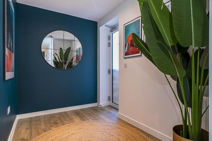 2 Bedroom Flat To Rent In Sextons Road, Bishop's Stortford, CM23