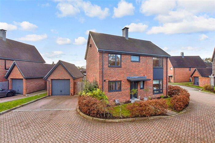 3 Bedroom Detached House For Sale In Gratton Chase, Dunsfold, Godalming, Surrey, GU8
