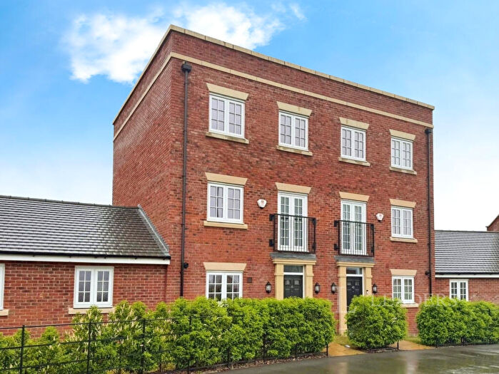 3 Bedroom Town House To Rent In Meadow Road, Wixams, Bedfordshire, MK45