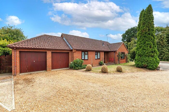 3 Bedroom Detached Bungalow For Sale In Oakwood Park, Yoxford, Saxmundham, IP17