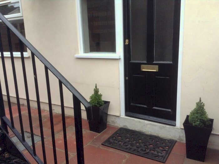 1 Bedroom Maisonette To Rent In Browning Road, Enfield, EN2