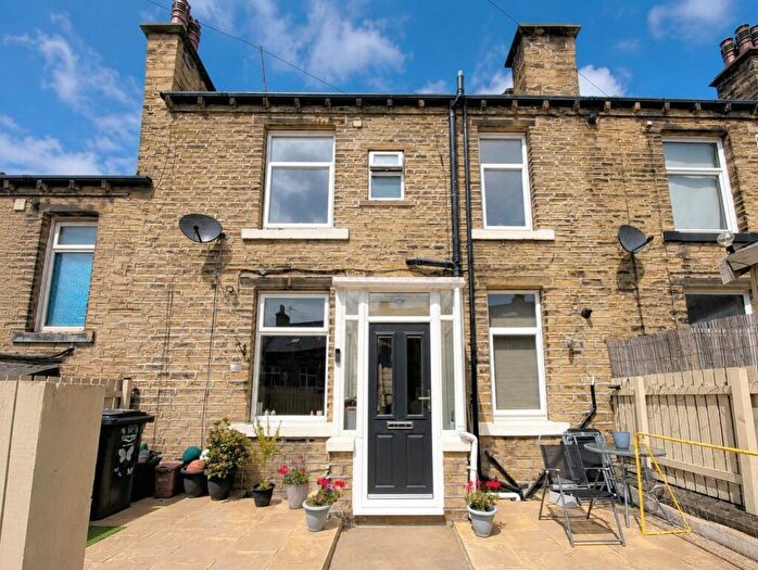 3 Bedroom Terraced House For Sale In Siddal Grove, Halifax, West Yorkshire, HX3