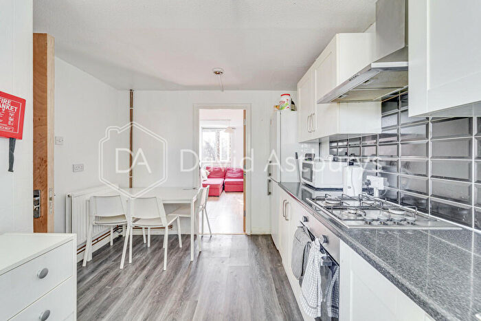 4 Bedroom Terraced House To Rent In Acacia Road, Wood Green, London, N22