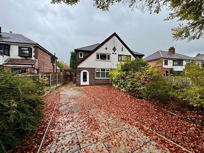 3 Bedroom Semi Detached House To Rent In Manor Avenue, Sale, M33