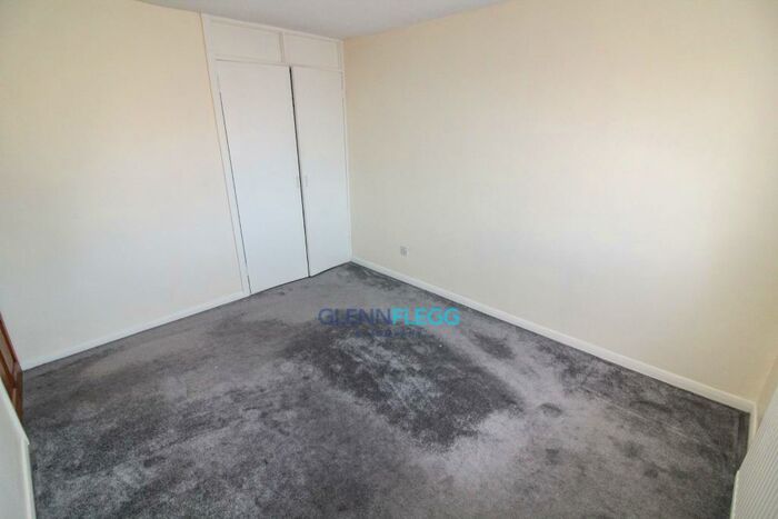 3 Bedroom House To Rent In Hadlow Court, Slough, SL1