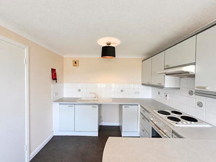 2 Bedroom Flat To Rent In Prouts Court, Launceston, PL15