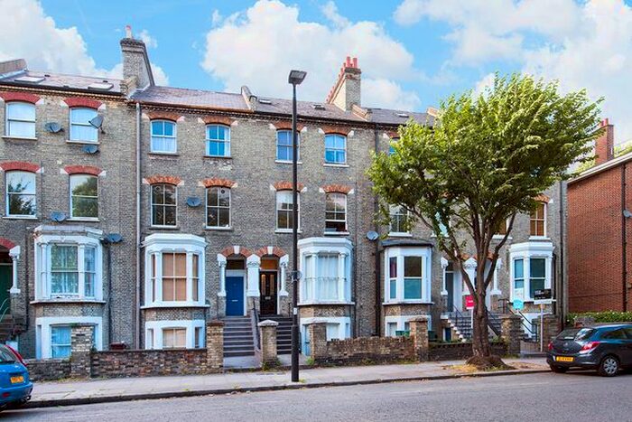 1 Bedroom Flat To Rent In Hanley Road, Finsbury Park, London, United Kingdom, N4