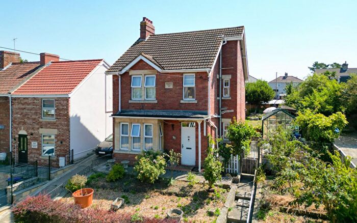 2 Bedroom Detached House For Sale In Forest Road, Melksham, SN12